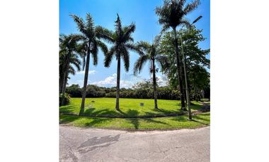 En venta lote en el condominio hacienda la primavera en Villavicencio