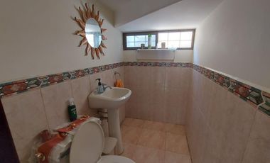 Venta de villa esquinera de cuatro dormitorios sector La Milina