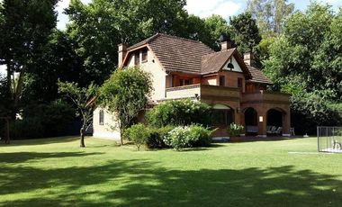 Casa en venta - Lomas Schoenstatt - San Isidro