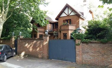 Casa en venta - Lomas Schoenstatt - San Isidro