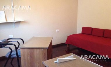 Arana al 1700 - Luis Guillon