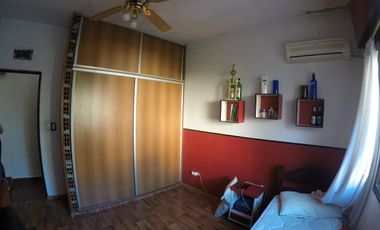 CASA EN VENTA CASTELAR NORTE - ESCUCHA OFERTA