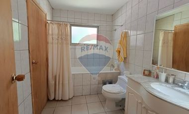 Casa con gran terreno -NO PAGA COMISION