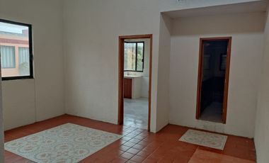 Casa en Venta con Jardín de 335 mt a pie de carretera cerca del Centro de Amozoc