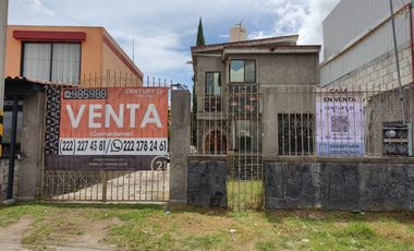 Casa en Venta con Jardín de 335 mt a pie de carretera cerca del Centro de Amozoc