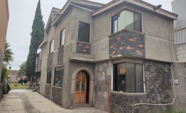 Casa en Venta con Jardín de 335 mt a pie de carretera cerca del Centro de Amozoc