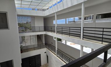 AMPLIO DEPARTAMENTO AMUEBLADO EN 2o. NIVEL CERCA DE ALTABRISA, MERIDA, YUCATAN.