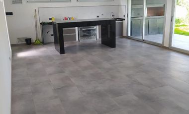 Casa 4 ambientes a estrenar en venta - La Candida