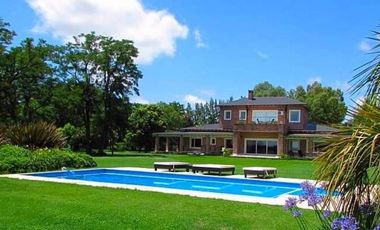 Venta campo de 58hs con casco moderno en Lobos