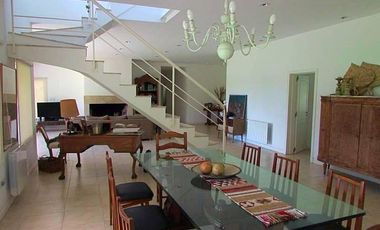 Venta campo de 58hs con casco moderno en Lobos