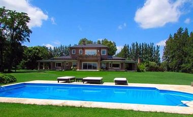 Venta campo de 58hs con casco moderno en Lobos