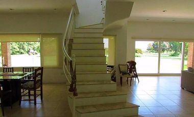 Venta campo de 58hs con casco moderno en Lobos