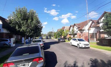 CASA EN VENTA EN BARRIO CERRADO DE 4 AMBIENTES GRAL. MIGUEL SOLER  1050 (ALMIRANTE BROWN)