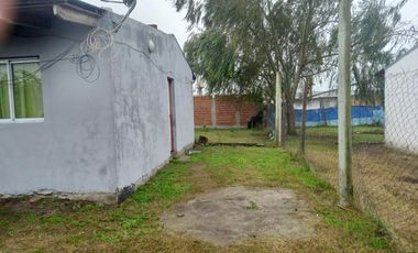Casa en venta - 2 Dormitorios 1 Baño - 300Mts2 - Melchor Romero, La Plata