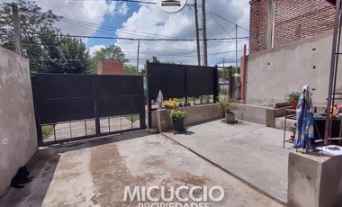 Casa en Venta, Reina Elena 85, a media cuadra de Ruta 25, Matheu