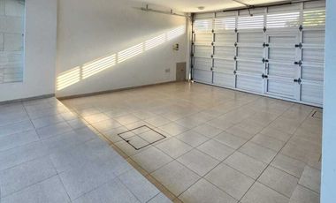 Casa en VENTA jardin de 200 m2 en LOMAS DIAMANTE