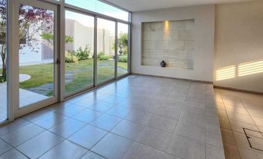 Casa en VENTA jardin de 200 m2 en LOMAS DIAMANTE