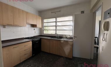 Casa  PB    2  pisos    Terraza - Belgrano R - IDEAL EMBAJADA / FAMILIAS