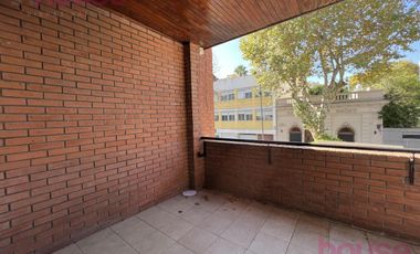 Casa  PB    2  pisos    Terraza - Belgrano R - IDEAL EMBAJADA / FAMILIAS