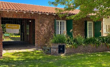 Chalet 3 ambientes - 6 PLAZAS - Gran parque