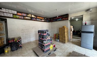 Casa esquinera con apartamentos y local en venta Barrio Nuevo Palmira