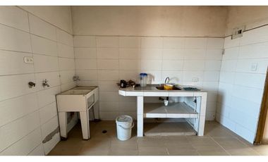 Casa esquinera con apartamentos y local en venta Barrio Nuevo Palmira