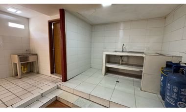 Casa esquinera con apartamentos y local en venta Barrio Nuevo Palmira