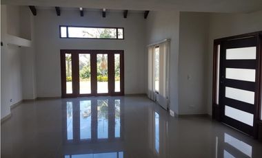 CASA CAMPESTRE EN ARRIENDO SECTOR RIONEGRO