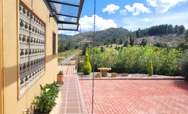 Venta de Casa en Unidad Cerrada via Don Diego la Ceja