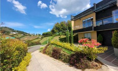 Venta de Casa en Unidad Cerrada via Don Diego la Ceja