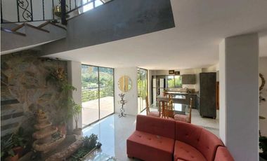 Venta de Casa en Unidad Cerrada via Don Diego la Ceja