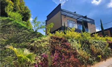 Venta de Casa en Unidad Cerrada via Don Diego la Ceja