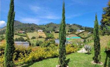 Venta de Casa en Unidad Cerrada via Don Diego la Ceja