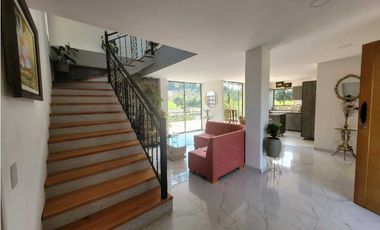 Venta de Casa en Unidad Cerrada via Don Diego la Ceja