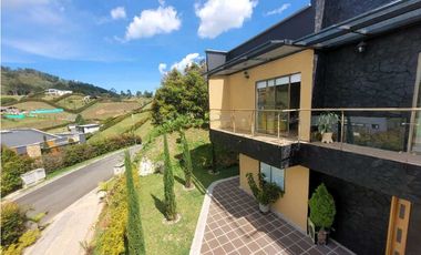 Venta de Casa en Unidad Cerrada via Don Diego la Ceja