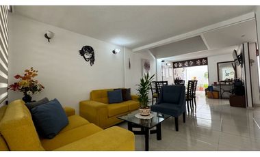 Hermosa casa de dos pisos en venta Barrio Santa Ana Palmira Valle