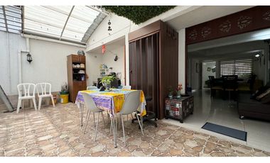 Hermosa casa de dos pisos en venta Barrio Santa Ana Palmira Valle