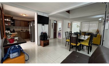 Hermosa casa de dos pisos en venta Barrio Santa Ana Palmira Valle