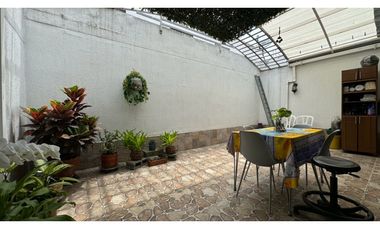 Hermosa casa de dos pisos en venta Barrio Santa Ana Palmira Valle