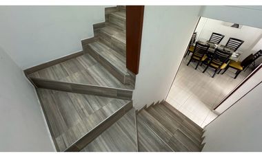 Hermosa casa de dos pisos en venta Barrio Santa Ana Palmira Valle