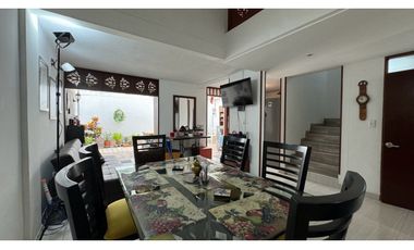 Hermosa casa de dos pisos en venta Barrio Santa Ana Palmira Valle
