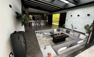 CASA CAMPESTRE EN VENTA A SOLO 10 MINUTOS DEL PARQUE DE SABANETA