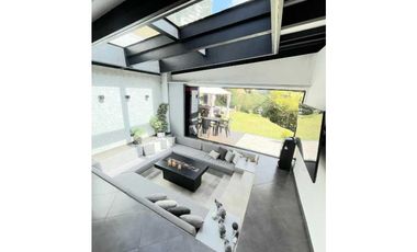 CASA CAMPESTRE EN VENTA A SOLO 10 MINUTOS DEL PARQUE DE SABANETA