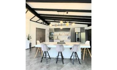 CASA CAMPESTRE EN VENTA A SOLO 10 MINUTOS DEL PARQUE DE SABANETA