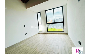 VENDO CASA MEDIANERA EN UNIDAD ABIERTA EN LA CEJA, ANTIOQUIA