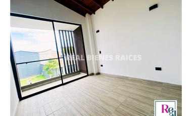 VENDO CASA MEDIANERA EN UNIDAD ABIERTA EN LA CEJA, ANTIOQUIA