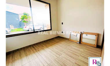 VENDO CASA MEDIANERA EN UNIDAD ABIERTA EN LA CEJA, ANTIOQUIA