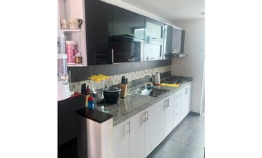 Se vende hermosa casa en Conjunto Cerrado