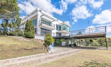 Casa Amoblada en alquiler Medellin, las Palmas.