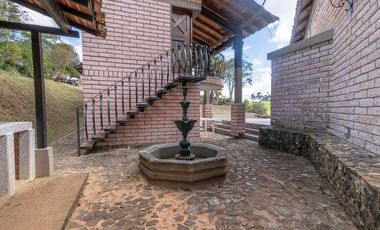 Casa Amoblada en alquiler Medellin, las Palmas.